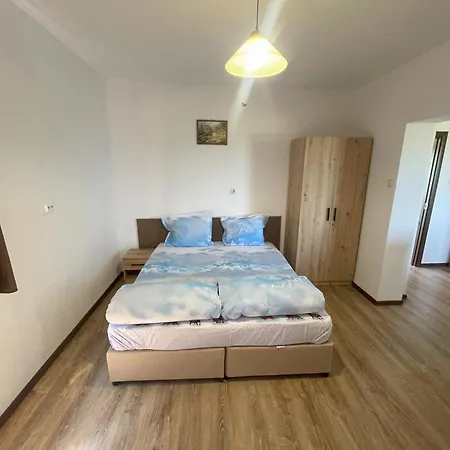 къща стария елен Case de vacanță Krivini