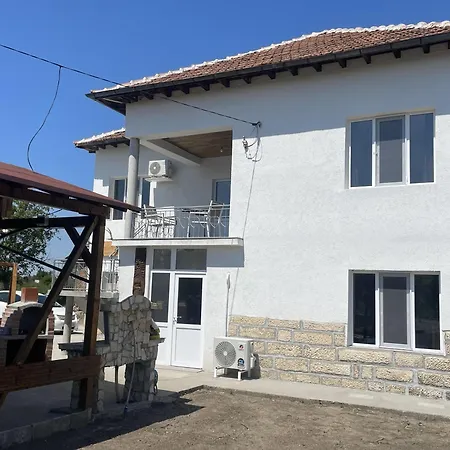 къща стария елен Case de vacanță